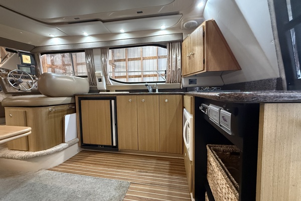 34ft Bayliner Yacht For Sale