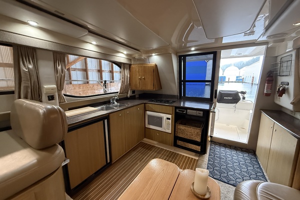 34ft Bayliner Yacht For Sale