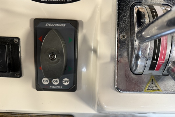 34ft Bayliner Yacht For Sale