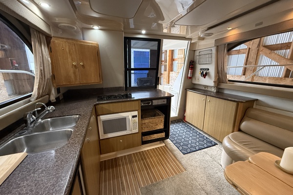 34ft Bayliner Yacht For Sale