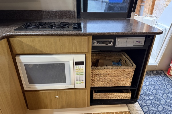 34ft Bayliner Yacht For Sale