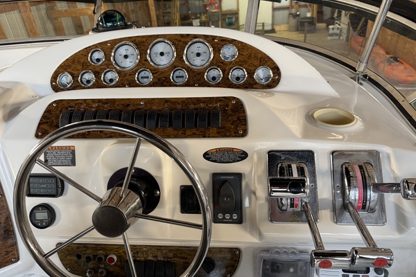 34ft Bayliner Yacht For Sale