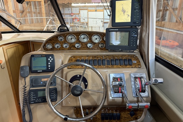 34ft Bayliner Yacht For Sale