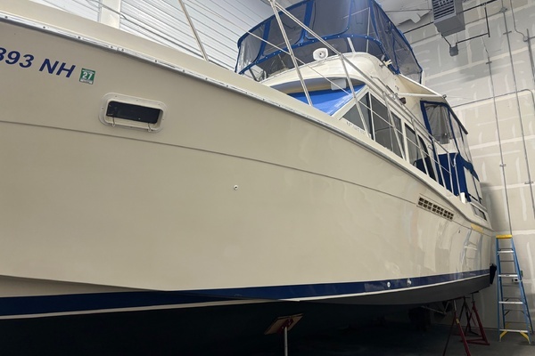 Photo of the 1987 Chris-Craft 427 catalina