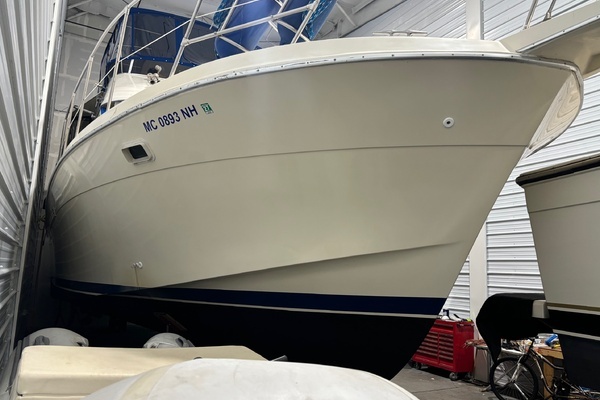 Photo of the 1987 Chris-Craft 427 catalina