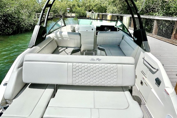 25ft Sea Ray Yacht For Sale