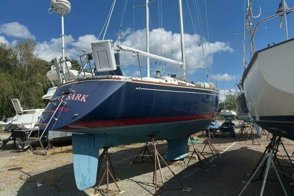 Photo of the 1990 Sabre 38 MK II