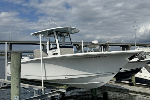 25ft Sea Hunt Yacht For Sale