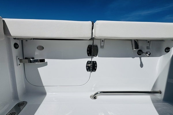 25ft Sea Hunt Yacht For Sale