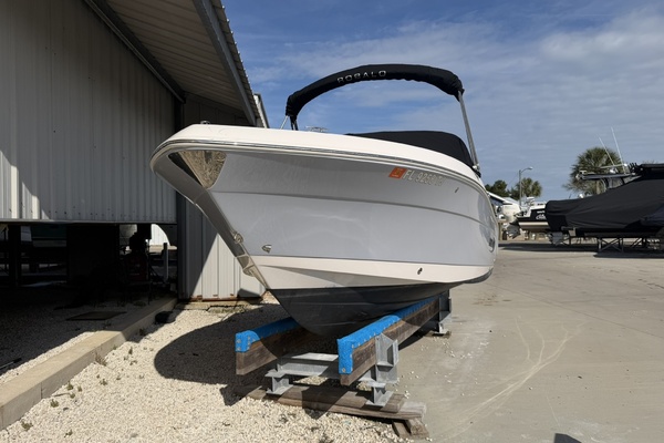 22ft Robalo Yacht For Sale