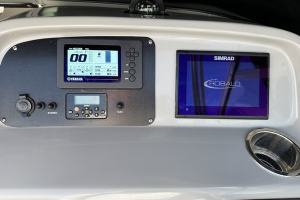 22ft Robalo Yacht For Sale