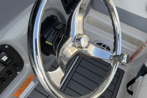 22ft Robalo Yacht For Sale