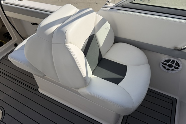 22ft Robalo Yacht For Sale