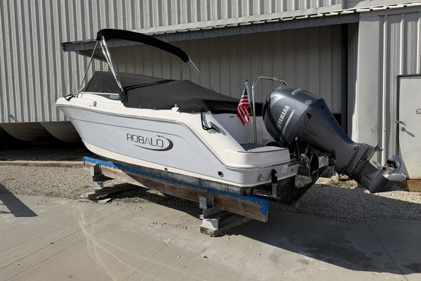 22ft Robalo Yacht For Sale