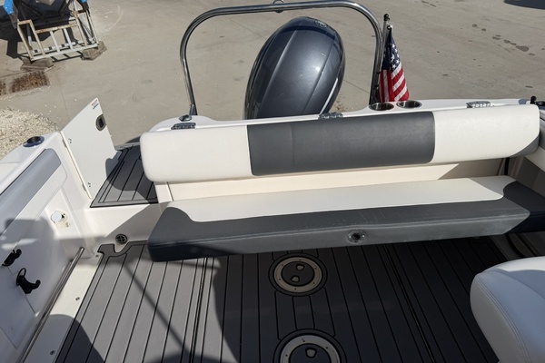 22ft Robalo Yacht For Sale