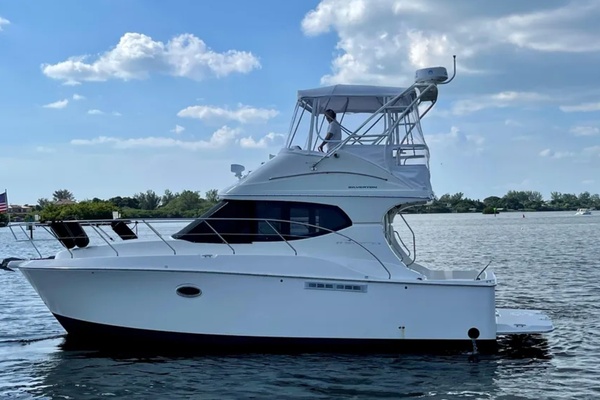33ft Silverton Yacht For Sale