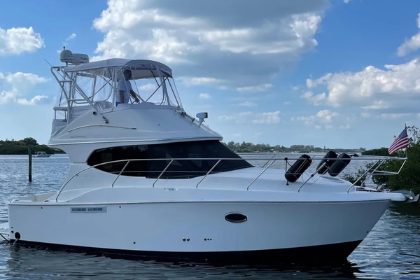 33ft Silverton Yacht For Sale