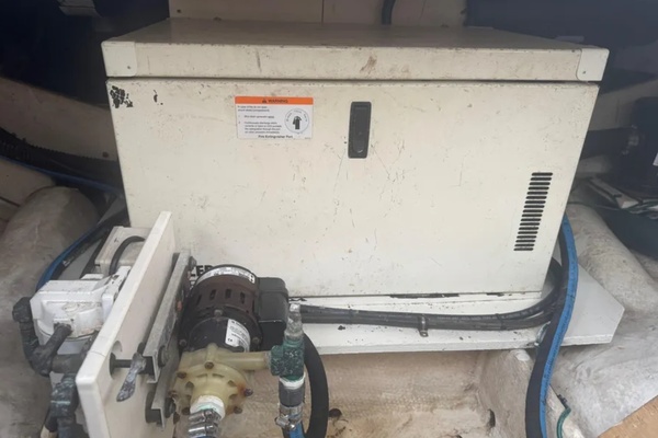 33ft Silverton Yacht For Sale