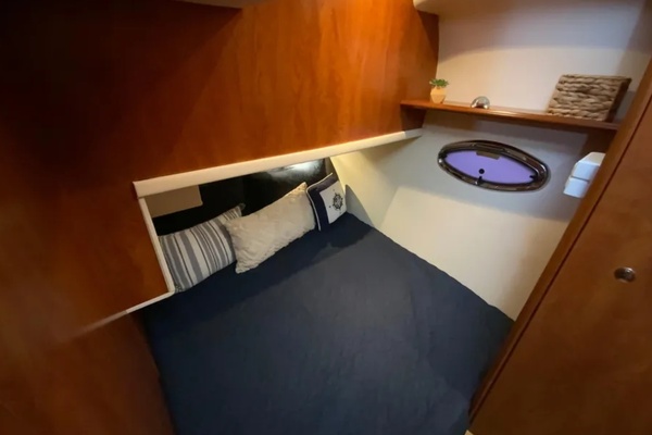 33ft Silverton Yacht For Sale