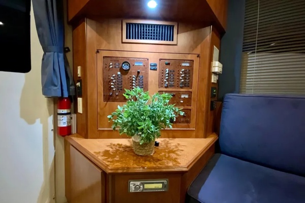 33ft Silverton Yacht For Sale