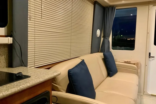 33ft Silverton Yacht For Sale