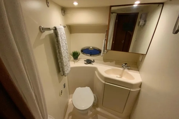 33ft Silverton Yacht For Sale