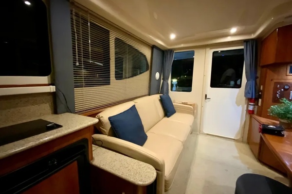 33ft Silverton Yacht For Sale