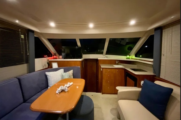 33ft Silverton Yacht For Sale