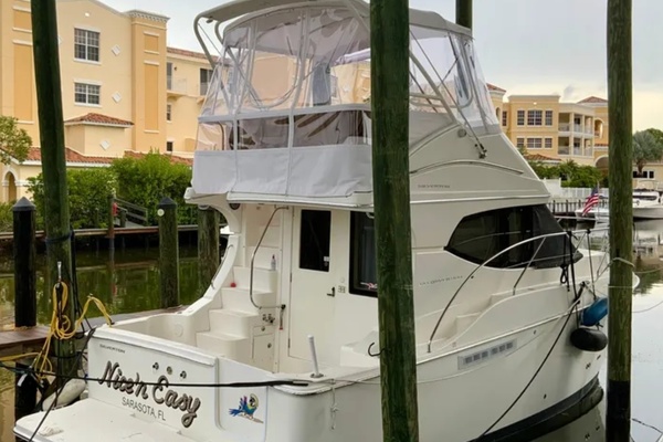 33ft Silverton Yacht For Sale