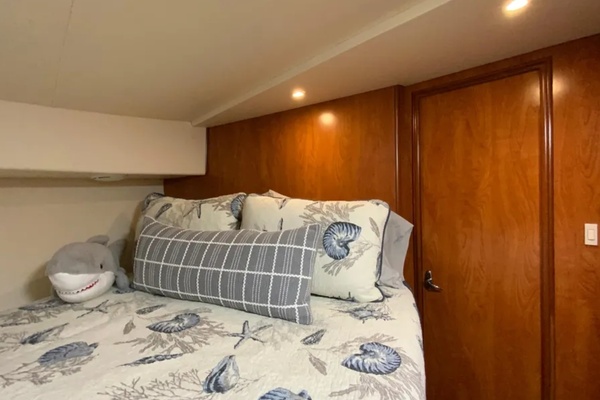 33ft Silverton Yacht For Sale