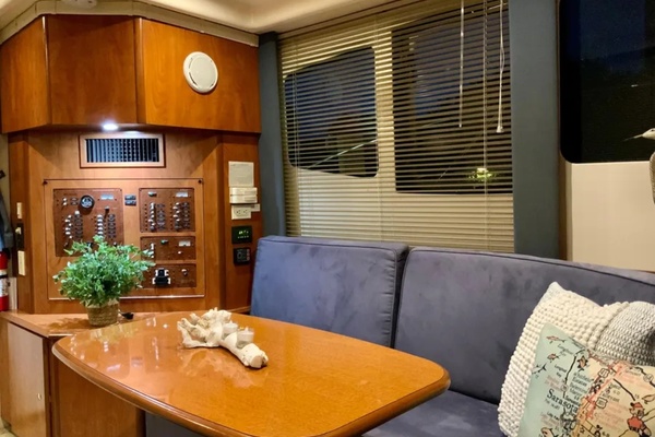 33ft Silverton Yacht For Sale