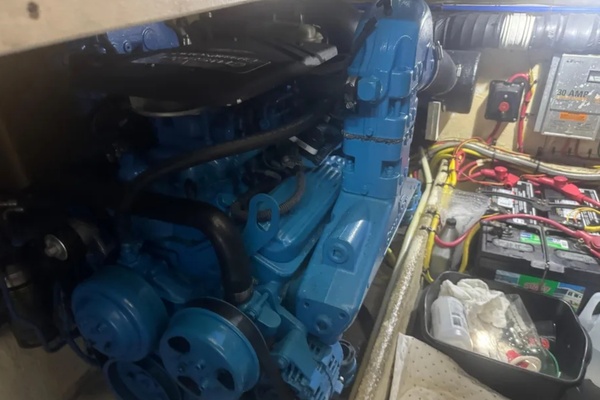 33ft Silverton Yacht For Sale