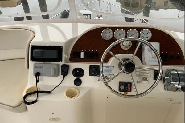 33ft Silverton Yacht For Sale