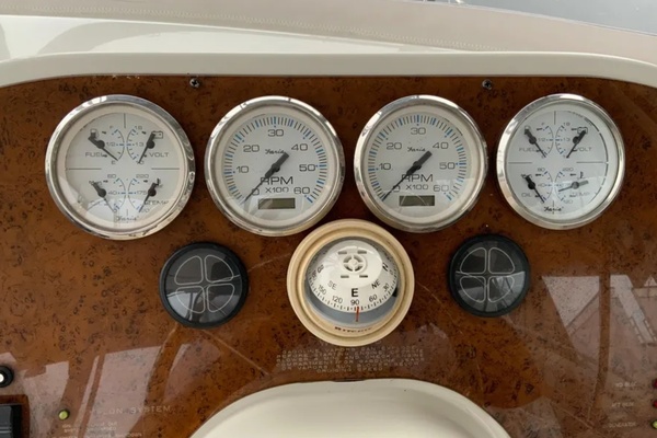 33ft Silverton Yacht For Sale