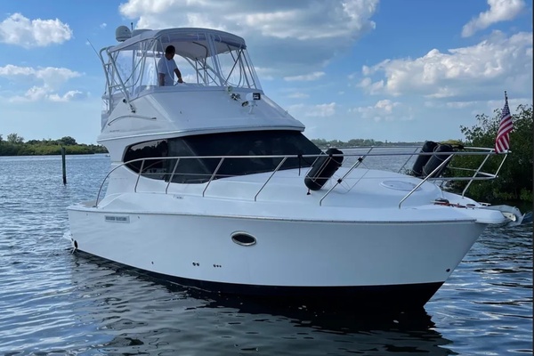 33ft Silverton Yacht For Sale