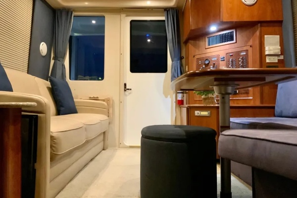 33ft Silverton Yacht For Sale