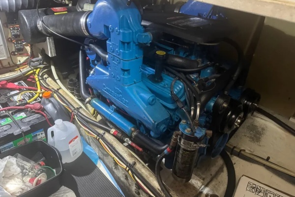 33ft Silverton Yacht For Sale