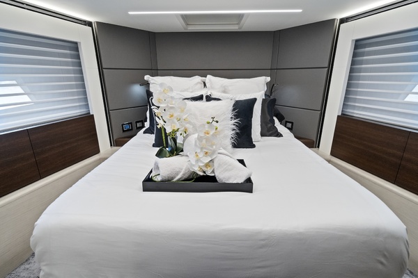 JESSEA 66ft Astondoa Yacht For Sale