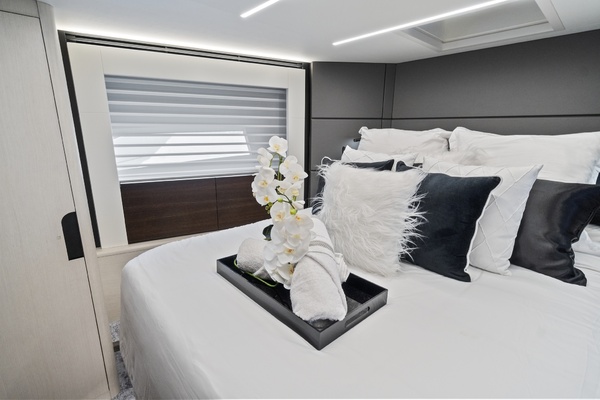 JESSEA 66ft Astondoa Yacht For Sale