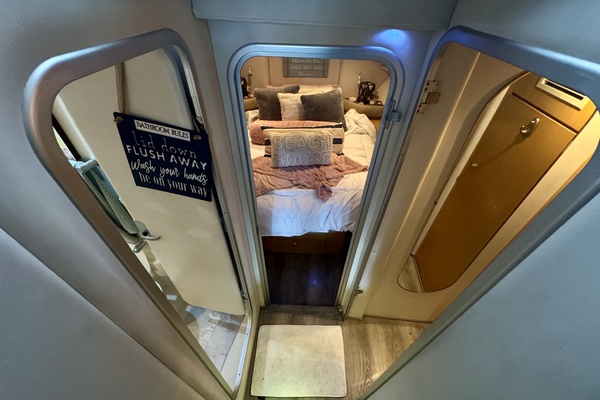 Some Day 41ft Maxum Yacht For Sale