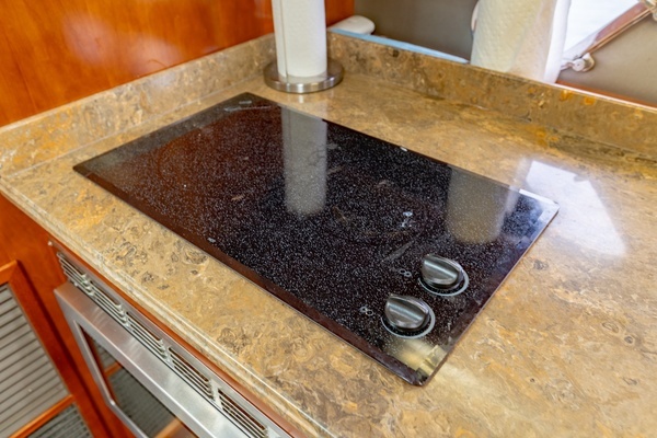 2008 Cruisers Yachts 46