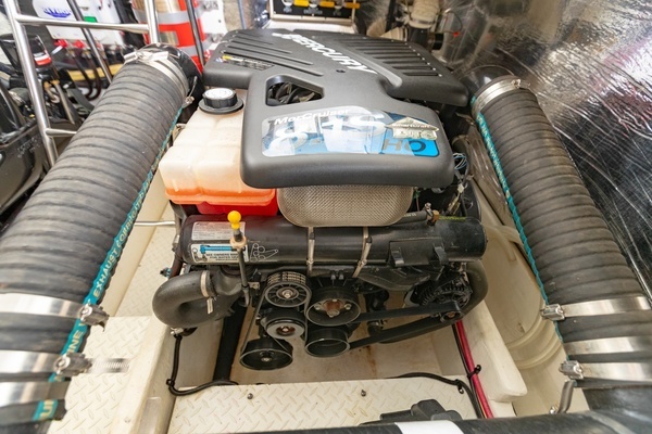 2008 Cruisers Yachts 46