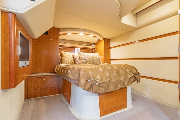 2008 Cruisers Yachts 46