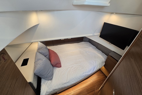 2024 Tiara Yachts 38
