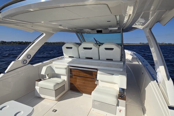 2024 Tiara Yachts 38