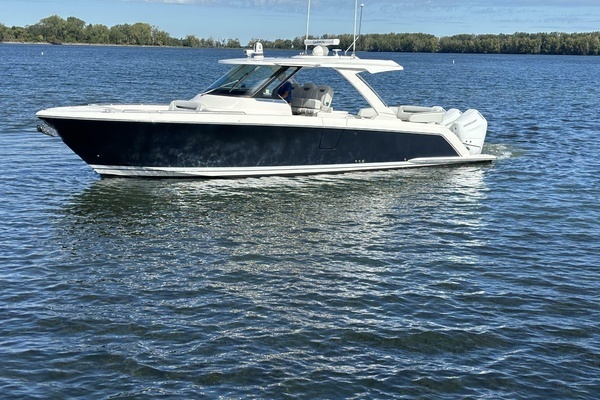 2024 Tiara Yachts 38