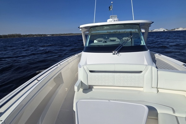 2024 Tiara Yachts 38