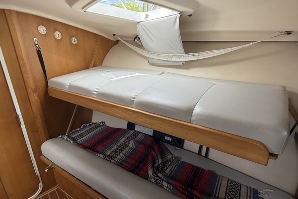 Photo of the 2000 Luhrs 