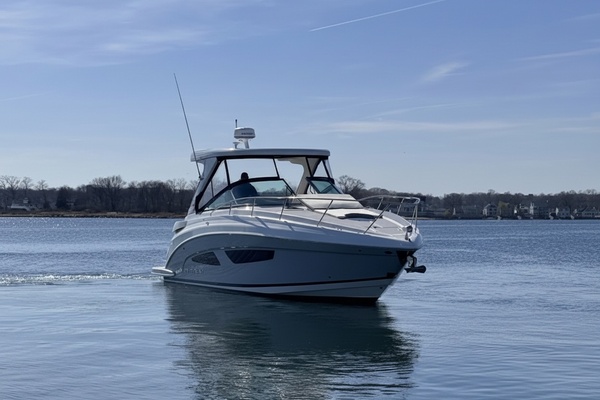 33ft Regal Yacht For Sale