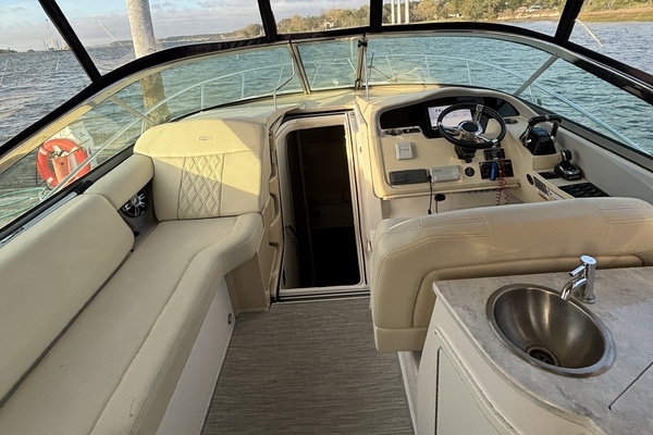 33ft Regal Yacht For Sale